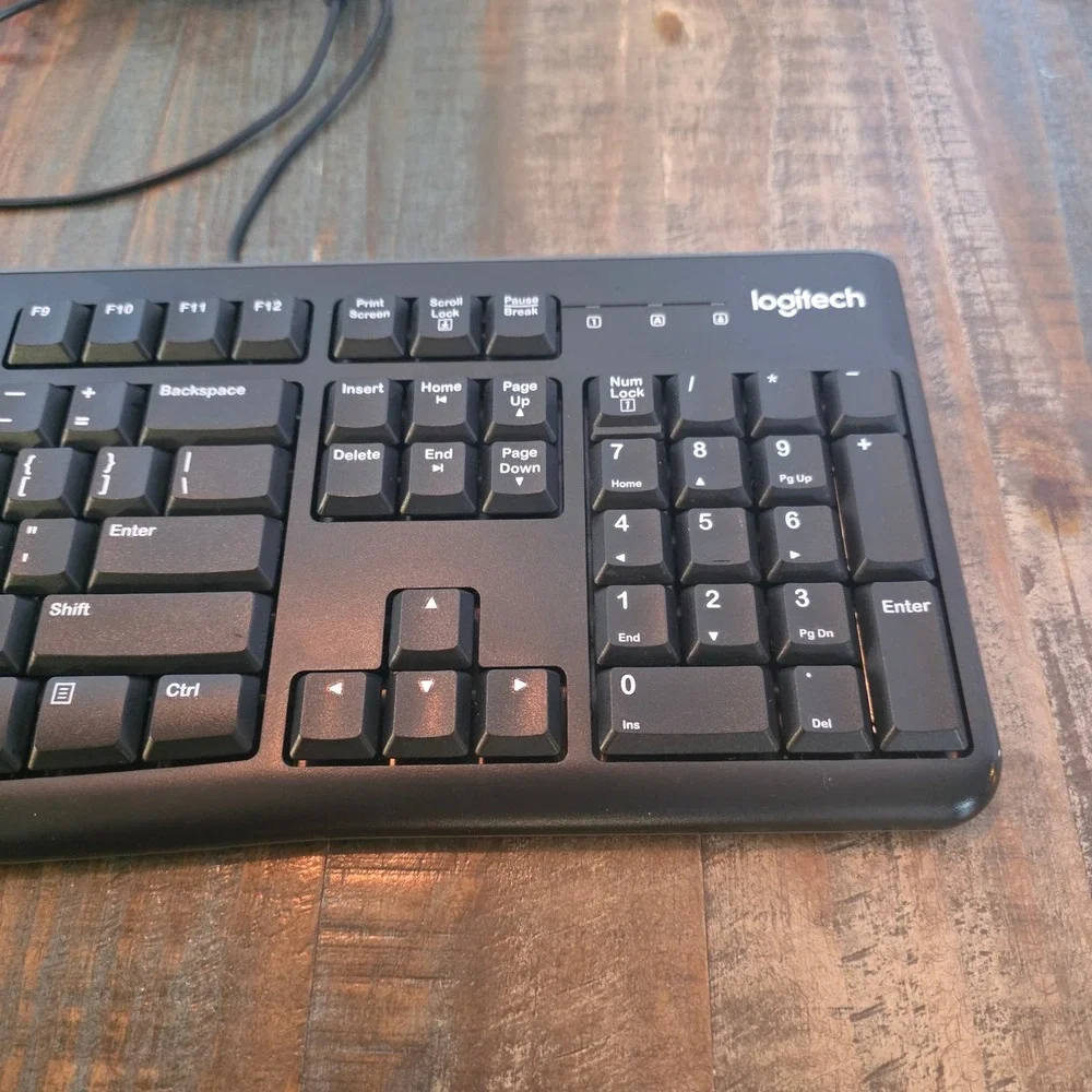 Logitech K120 Wired USB Keyboard‎ Black Full Size Quiet Keys Y-U0009 820-003288